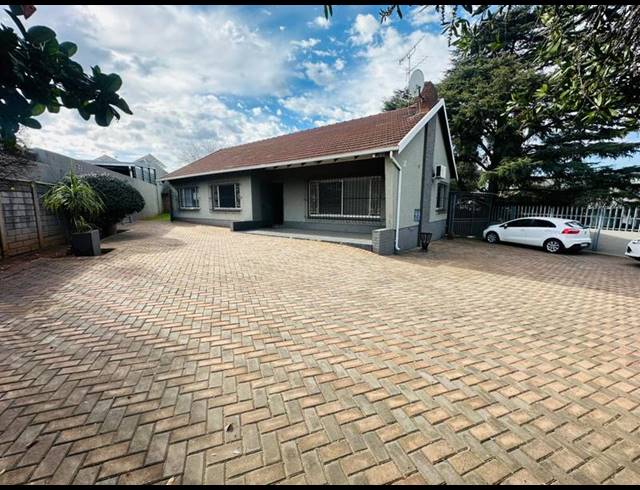 3 BEDROOM HOUSE FOR SALE IN PRIMROSE